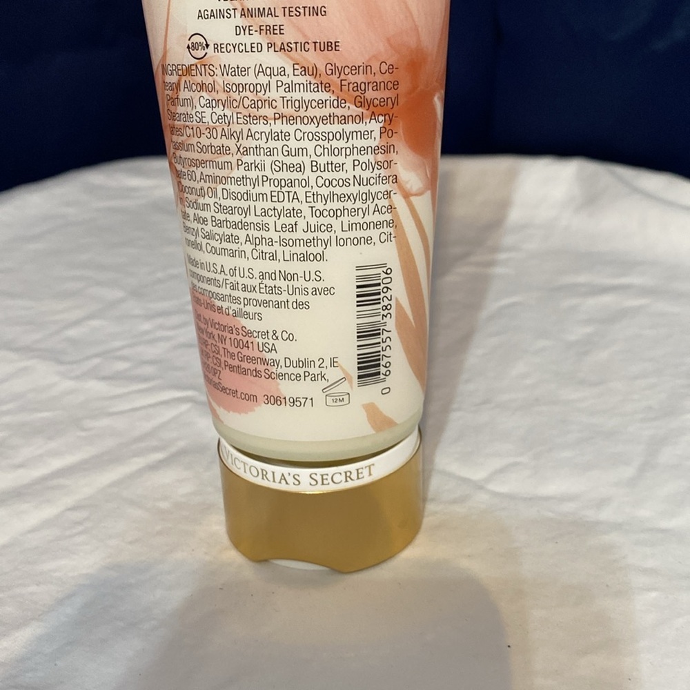 Victoria’s Secret 24 hour moisture lotion 8 oz coconut milk & rose  calm NWT - Picture 5 of 5